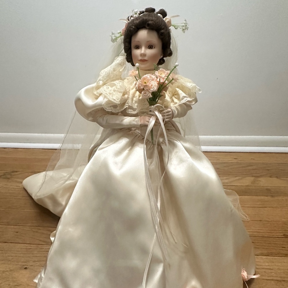 The Ashton-Drake Galleries - Elizabeth’s 1900’s Wedding